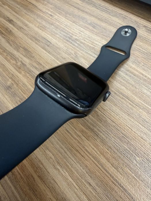 Продам apple watch SE 44mm