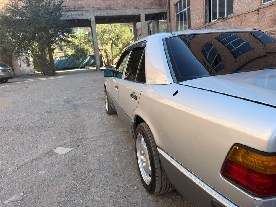 Mercedes Benz E200