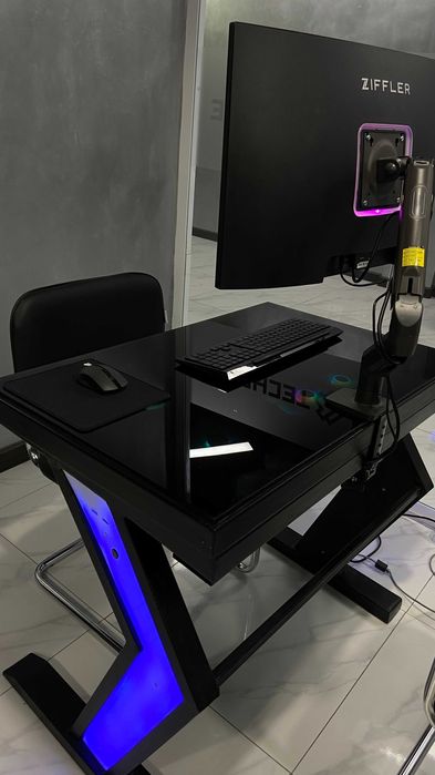 Продаётся компьютер, встроенный в стол — стильно, удобно, мощно