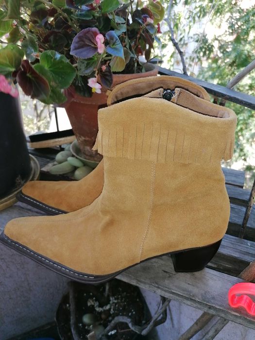 Женски боти номер 41