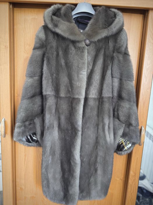 Шуба норковая продам