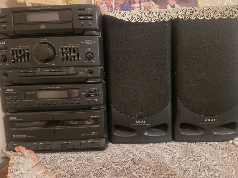 Музикална уредба Akai