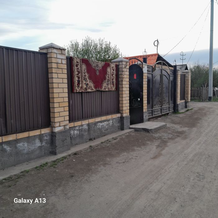 3-бөлмелі үй сатамын Бобровкадан