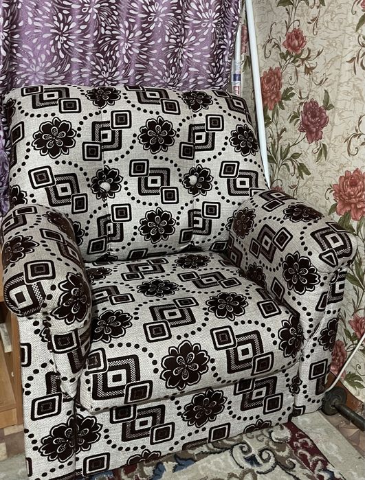 Диван недорого продам