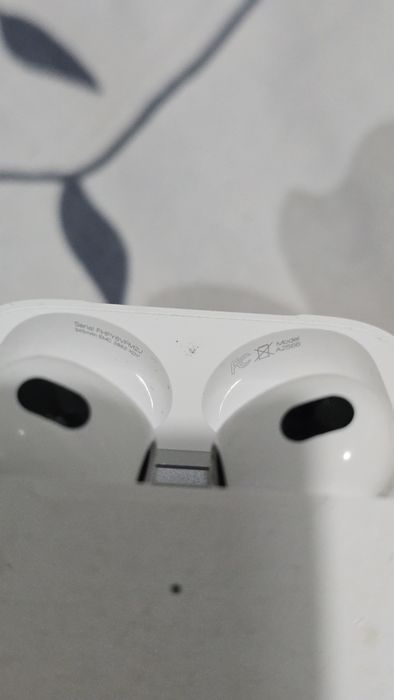 продается airpods-3