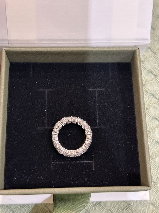 Продам серебрянное кольцо 18 размера