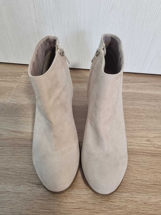 Дамски велурени боти