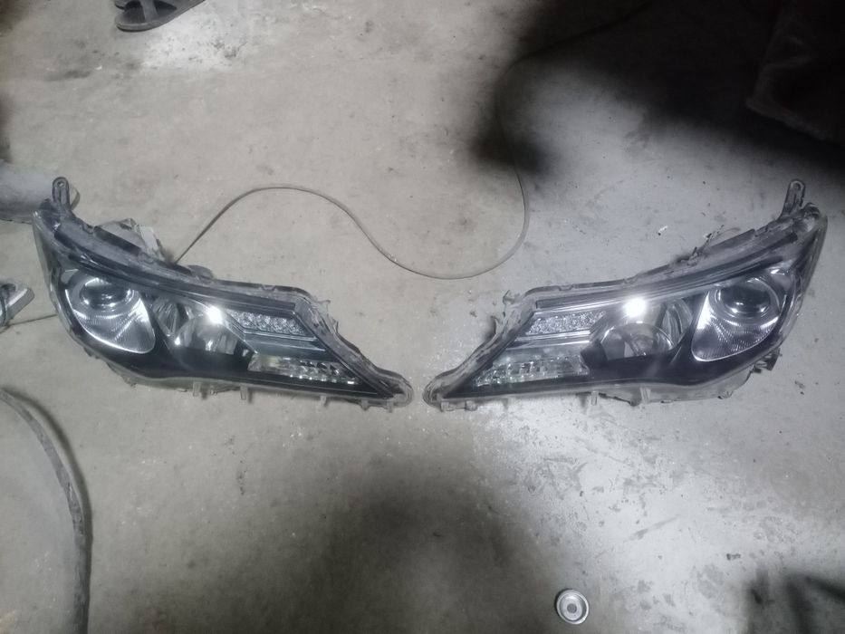 Продам фары на RAV4