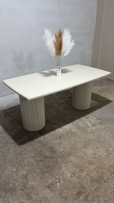 Стол крашеный слоновую кость матовый размер 170*90