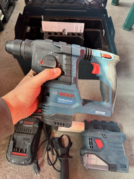 Bosch GBH 18V-22 перфоратор 2025г.