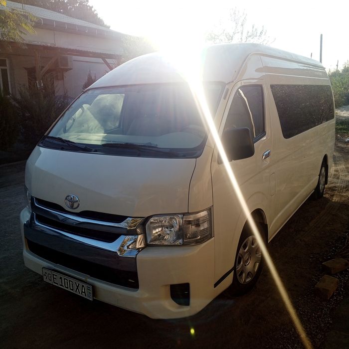 Toyota Hiace sotiladi