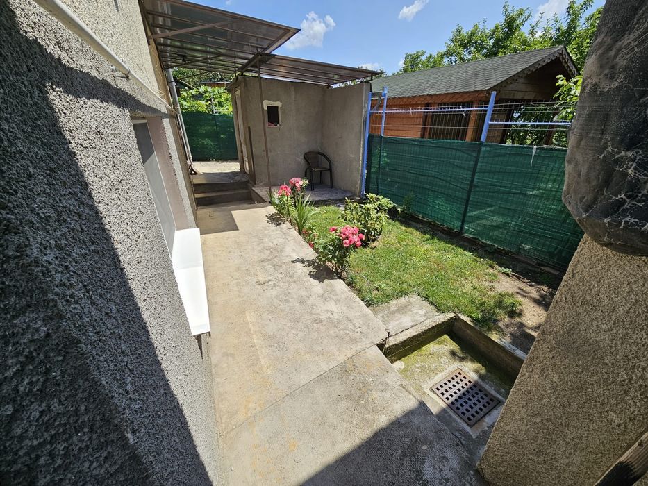 Inchiriez apartament cu parcare si gradina