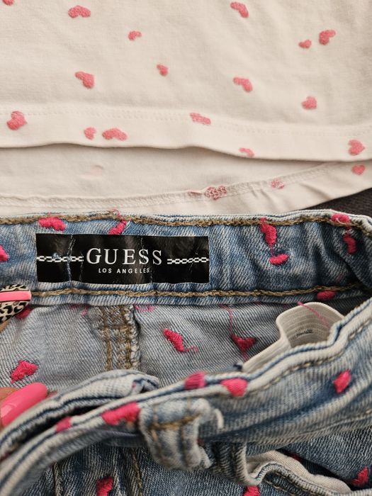 Дрешки за момиче на Guess
