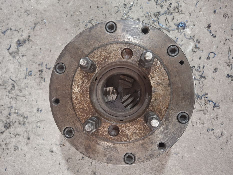 Патрон токарный диаметр 250 мм .