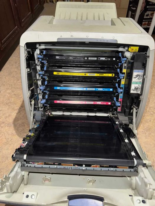 Принтер цветной б/у