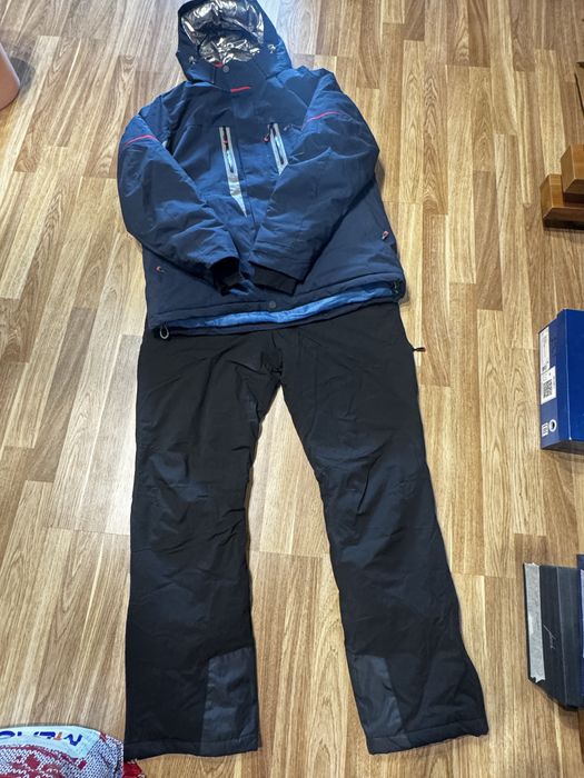 Продам три лыжных костюма