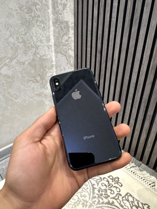 Iphone x        .