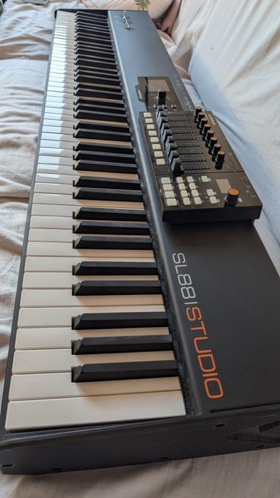 Controller Midi Studiologic SL88Studio