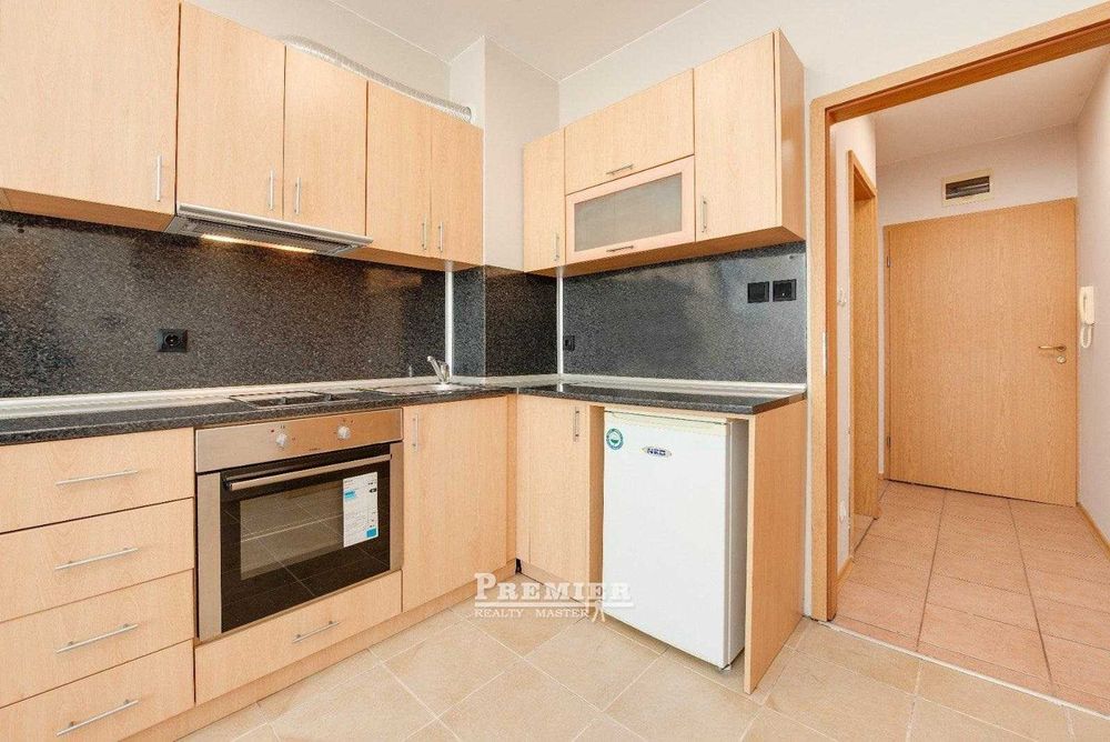 Студио на първа линия в Равда