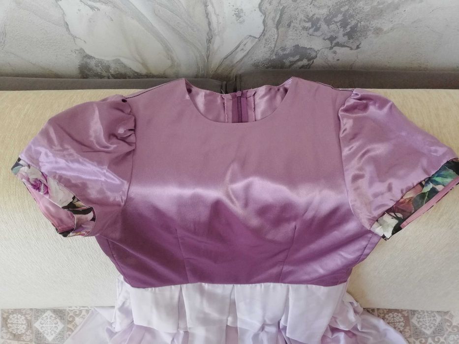 Продам платье на 11-15 лет б/у