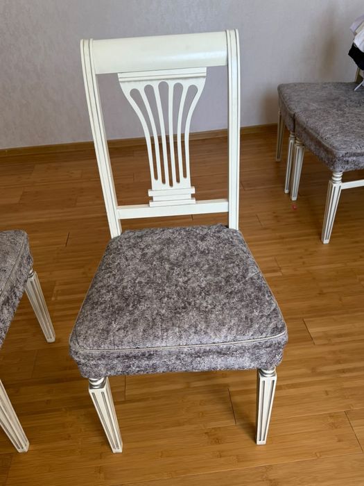 Продам стулья срочна