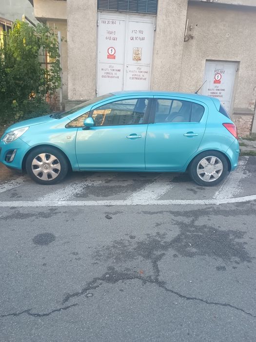 Vând Opel CORSA D euro 5