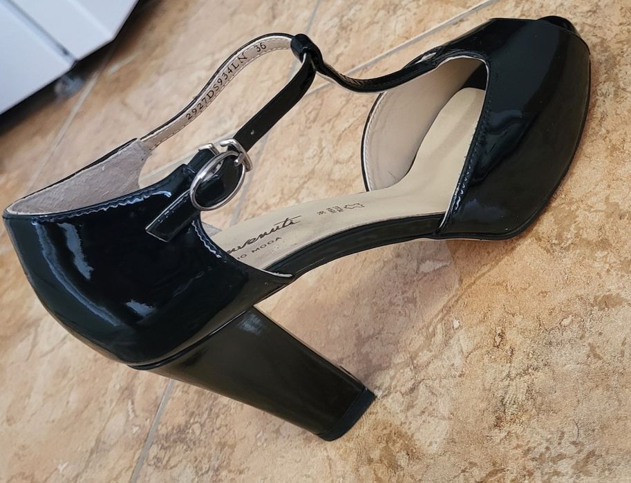 Vând sandale piele naturala