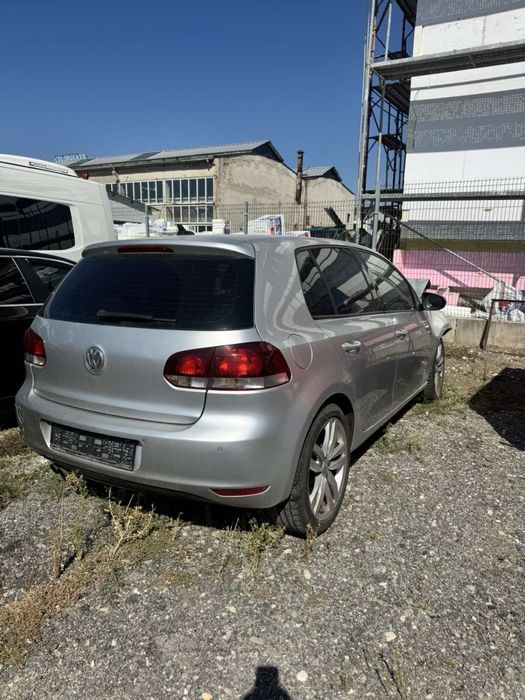 Автомобилът е след ПТП и в момента е спрян от движение. Продава се в състоянието, което се вижда на снимките.