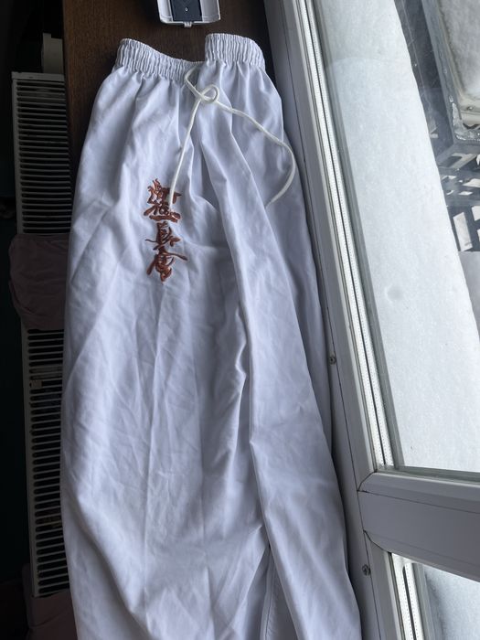 Срочно продаем Кимано для карате 9-10 лет