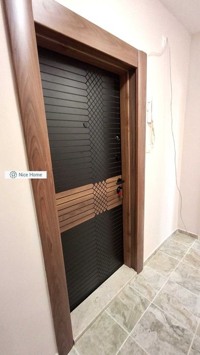 Продаваме напълно обновена гарсониера с нови мебели и отлична локация