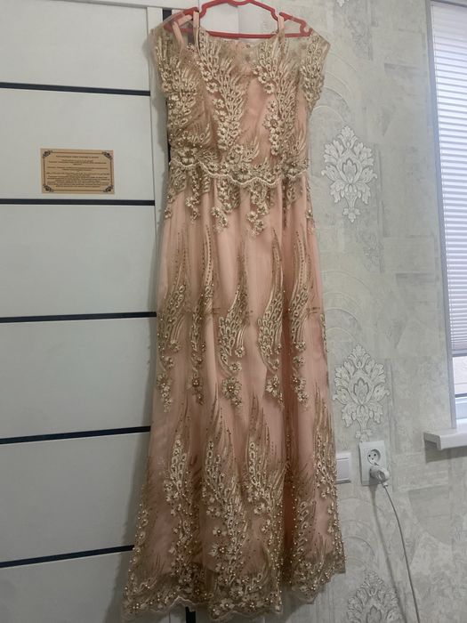 Вечернее платье