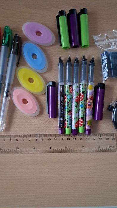 Rechizite(Daco,Ecada,Pilot-pixuri gel,stilouri,radiere,acuarele,liniar,rezerve cerneală)