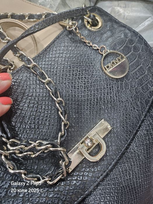 Дамски чанти DKNY, естествена кожа