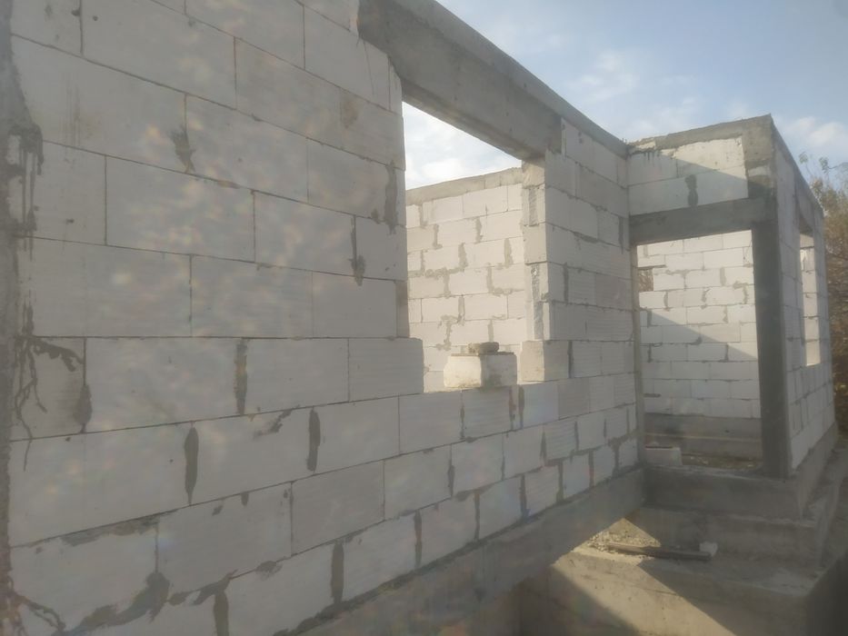 Участка сотилади 5 хонали 4 сотих 2 этаж килса хам болади