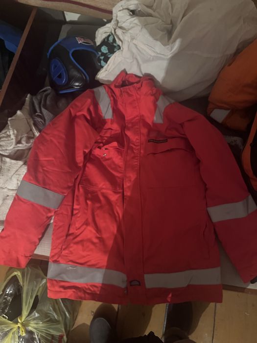 Продам куртки зимние