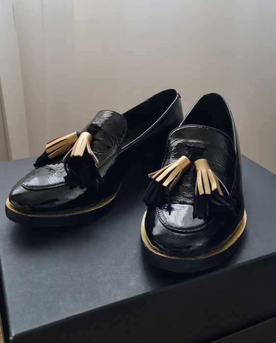 Pantofi Geox piele lacuita negri, marime 36, talpa Respira