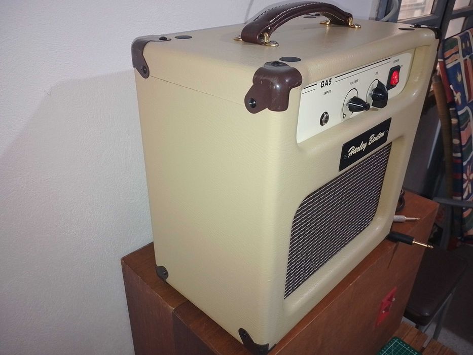 Amplificator /boxa chitara electrica Harley Benton GA5 Combo pe lampi