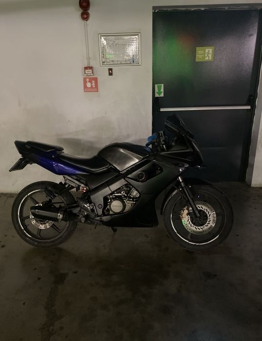 Vând Honda cbr 125r