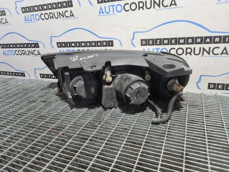 Far Dreapta Chevrolet Captiva Facelift 2011 - 2014 SUV 4 Usi (973) Xenon