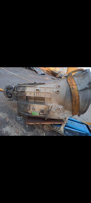 Bmw e38 продам запчасти