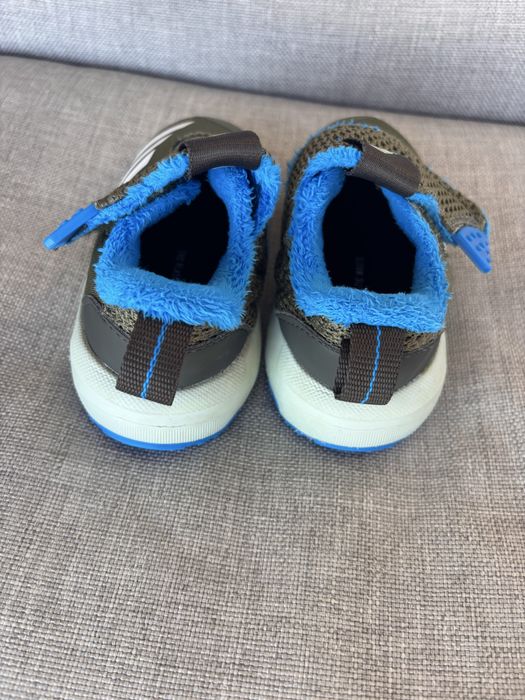 Детски маратонки Adidas номер 4/20