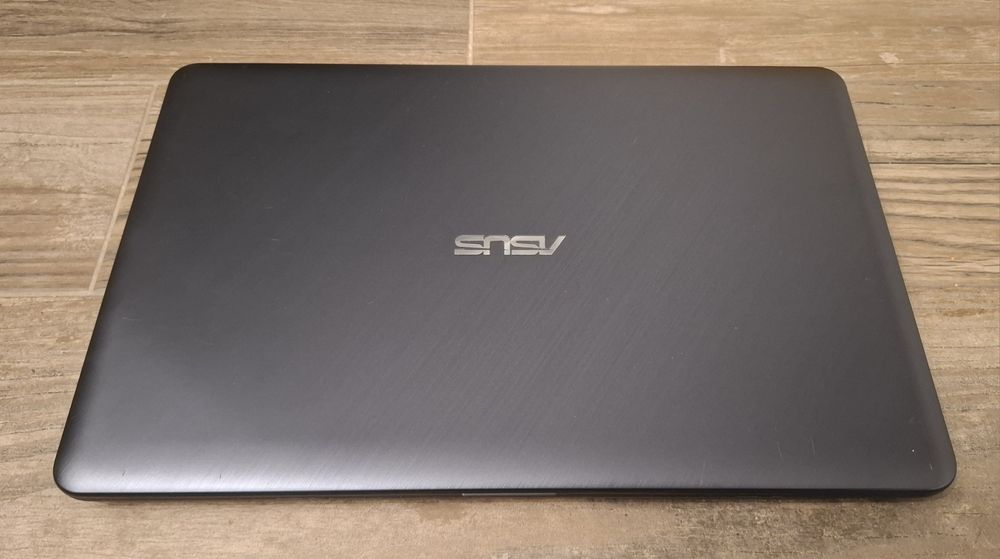 Лаптоп Asus 15 | I5 8250U | 8GB RAM | 256 SSD