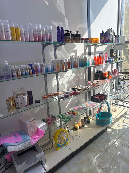 Продается Витрина прилавки для магазина