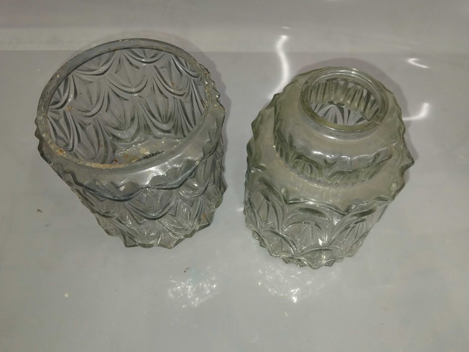 Продавам стъклени абажури за полилеи