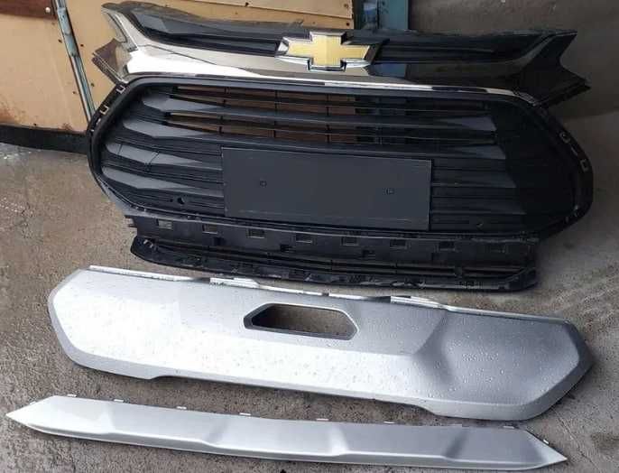 Трекер 2 облицовка новая