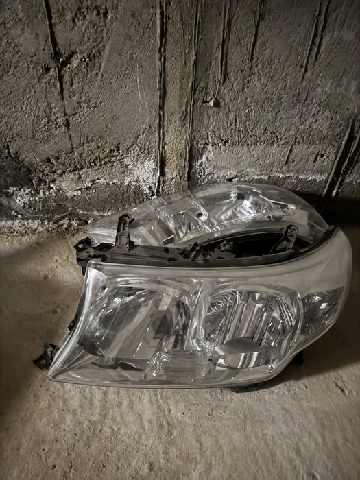 Оригинал фары на Тайота 200!