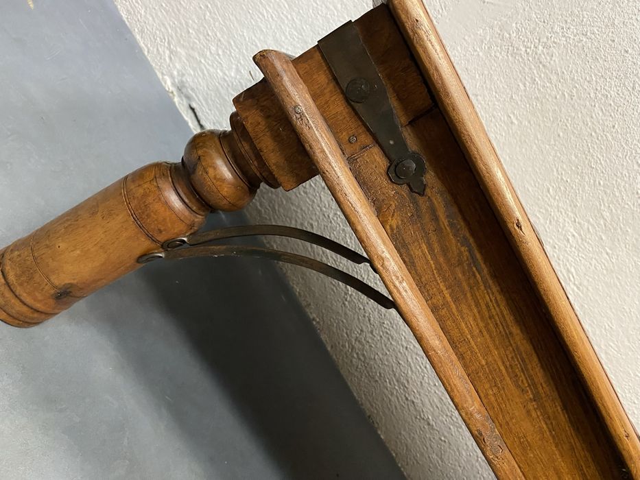 Масивна холна маса от тик с орнаменти от ковано желязо Индия