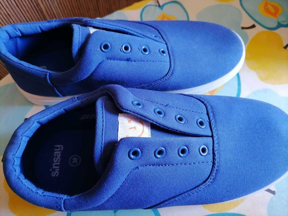 Нови дамски платненки в синьо