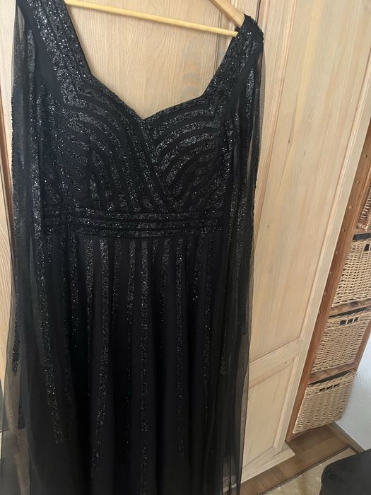 Rochie purtata la un singur eveniment!