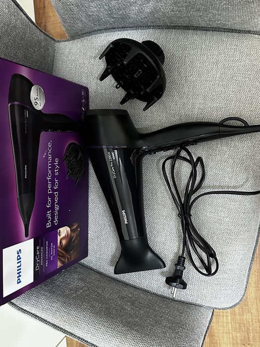 Фен Philips DryCare Pro
